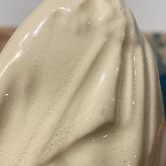 Vintage porcelain Bleeding Heart Jesus statue - Picture 7 of 11